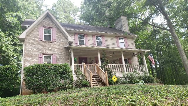 repainted exterior of home in kennesaw - before