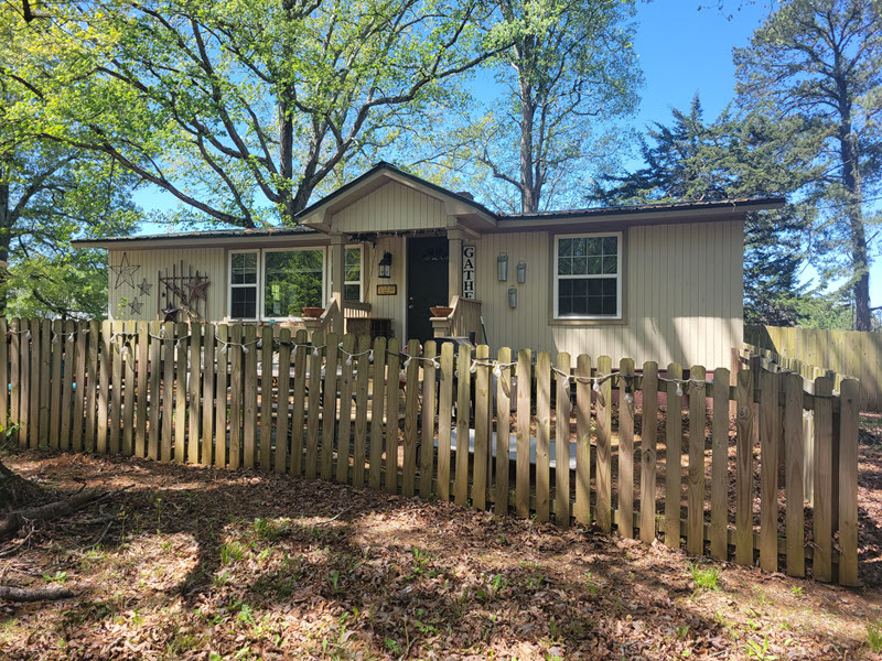 photo of home in kennesaw ga before being painted