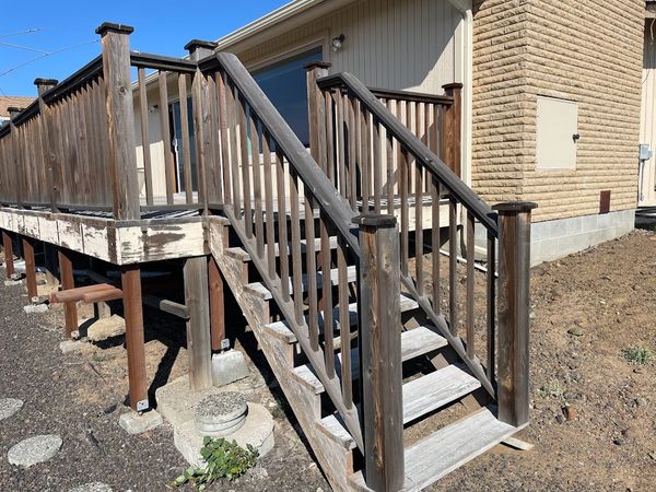 Deck Staining Project in Selah Before