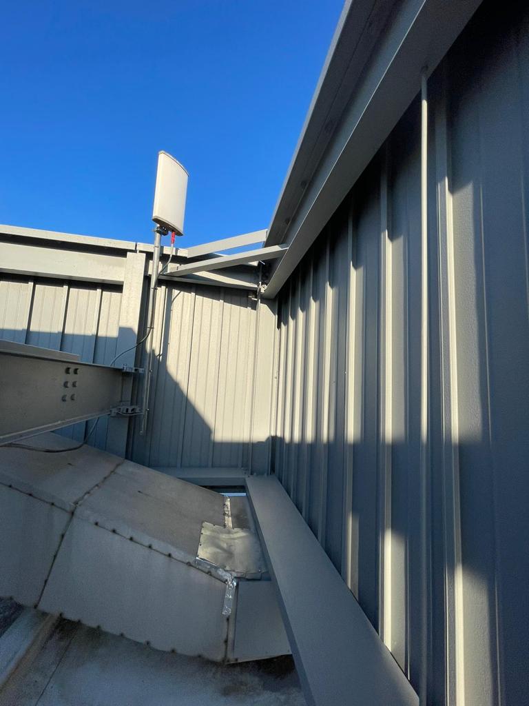 Commercial Roof Windscreen – Before & After After