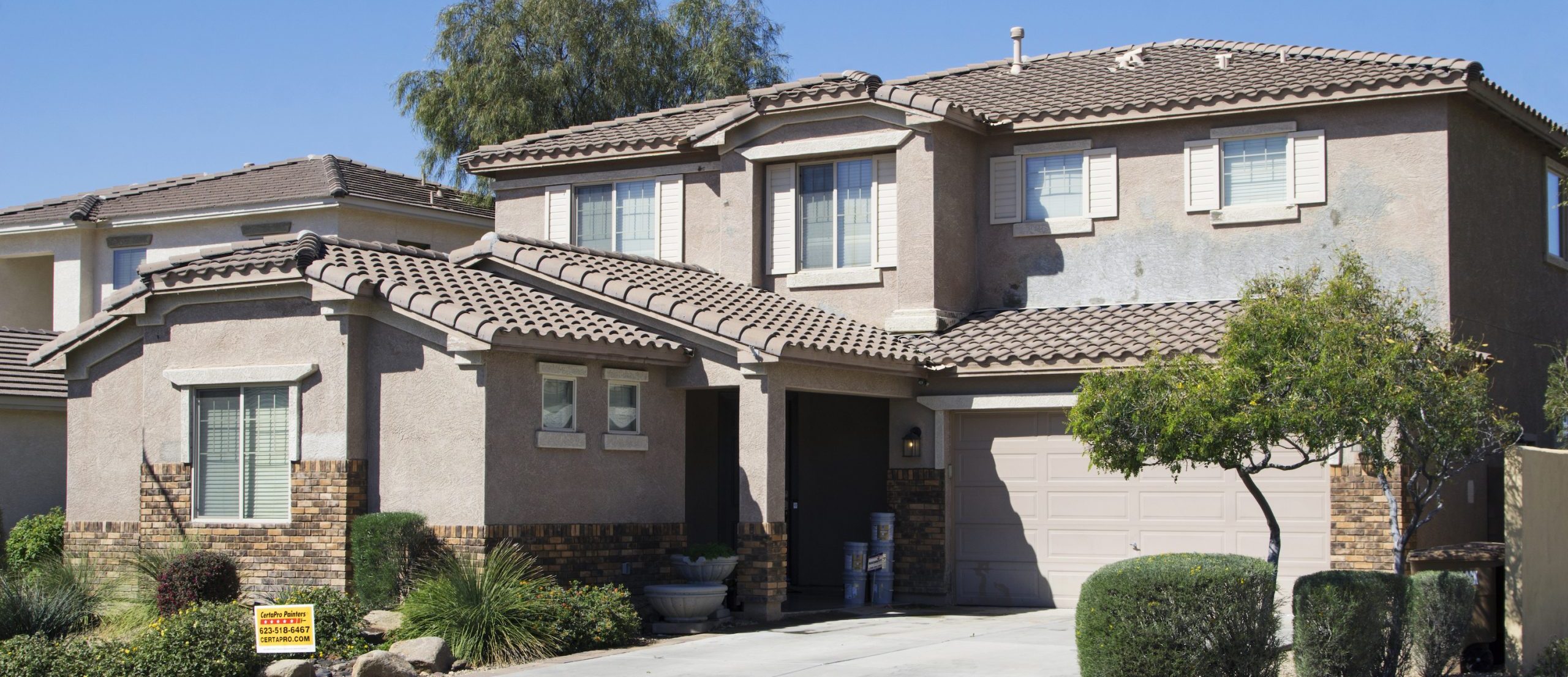 exterior stucco of large arizona homa