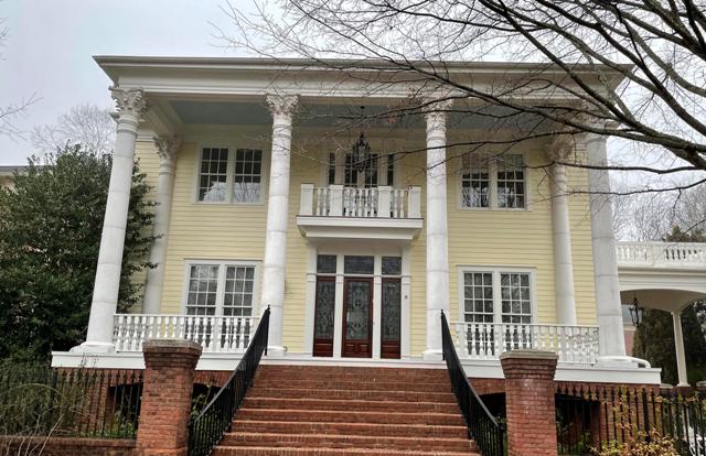 photo of repainted home in sandy springs