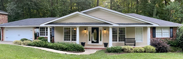 photo of home in sandy springs before being repainted 