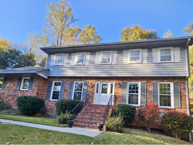 photo of brick home in dunwoody to be repainted