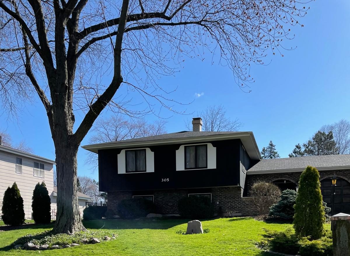 Exterior in Glen Ellyn, IL before