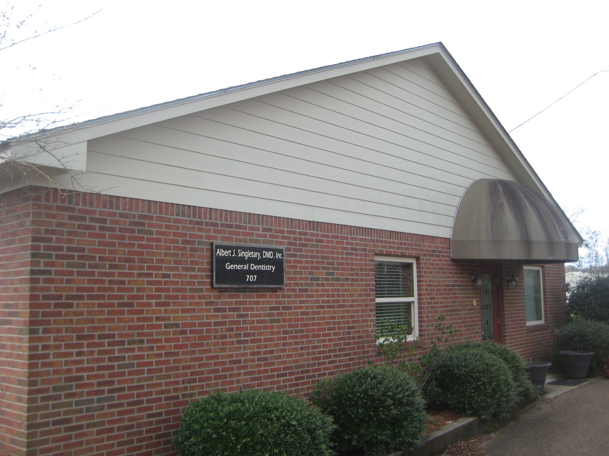 Albert J Singletary, DMD, Inc – Crystal Springs, MS | Exterior Painting Before