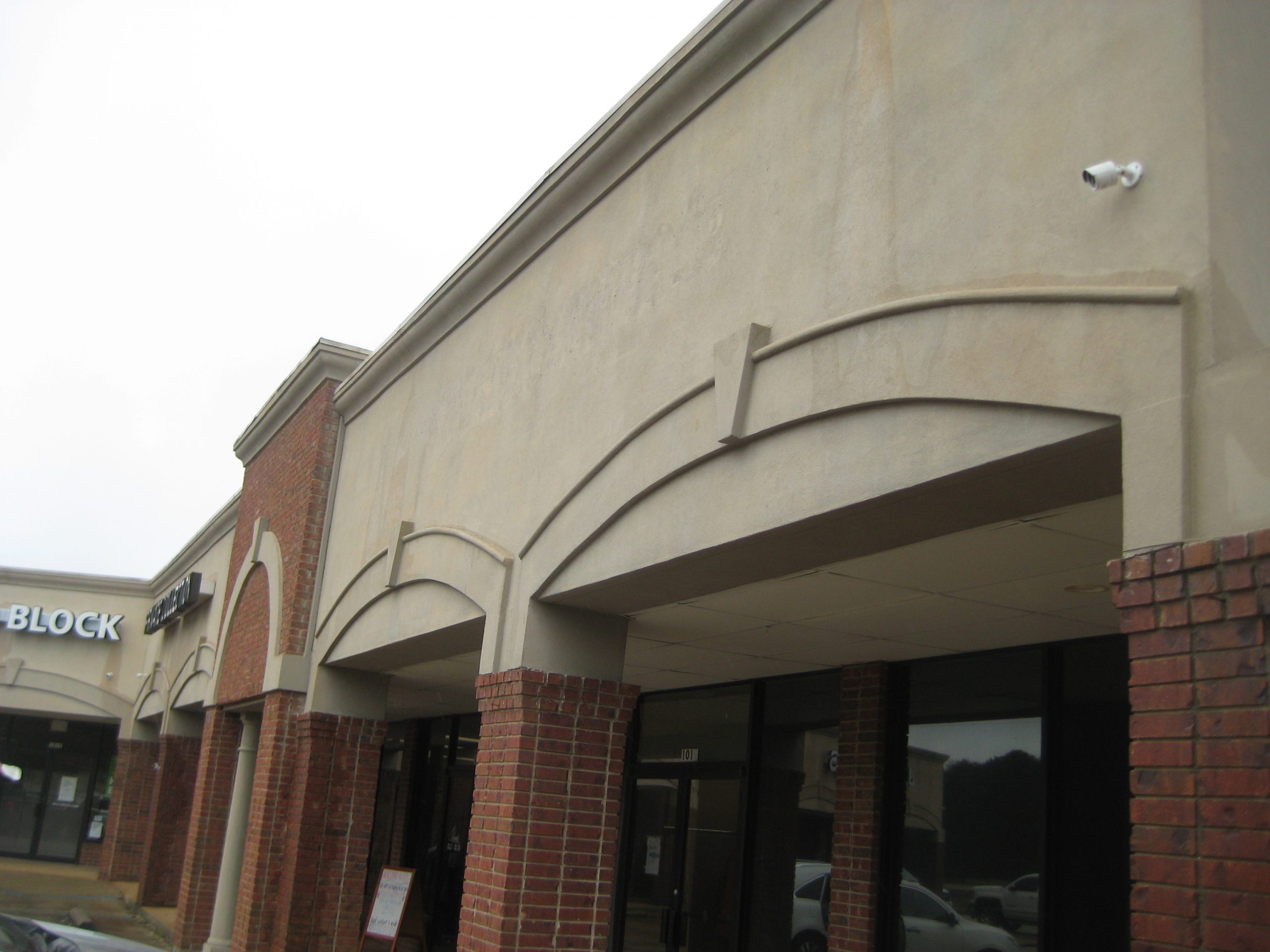 J.S. Iupe’s – Madison, MS | Exterior Painting Before