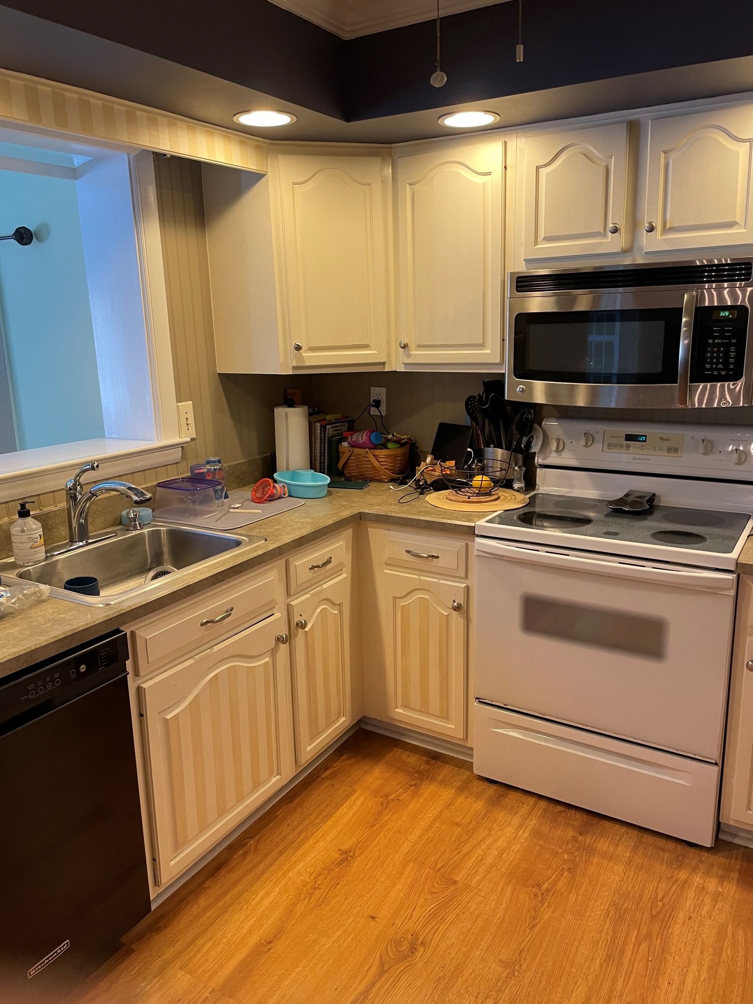 Kitchen Cabinet Refinishing Lansdale PA Before