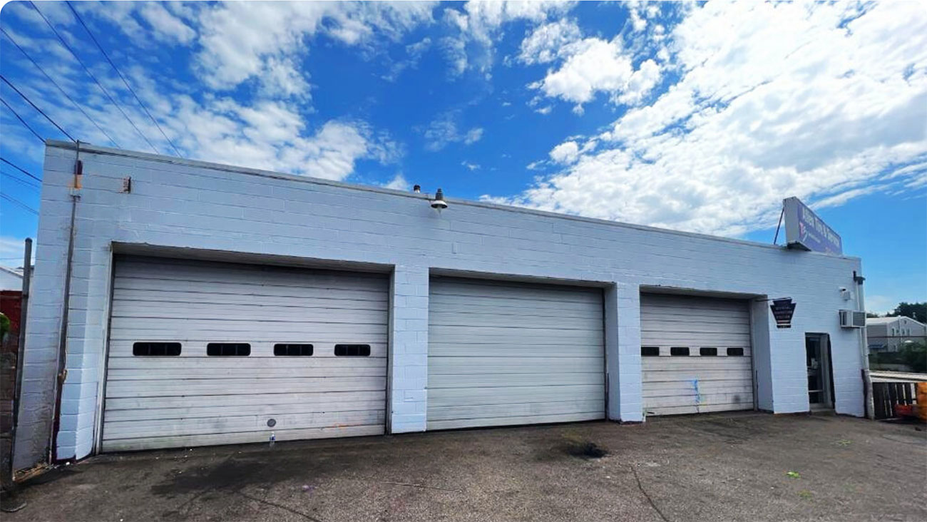 Philadelphia PA Automotive Shop (Before)
