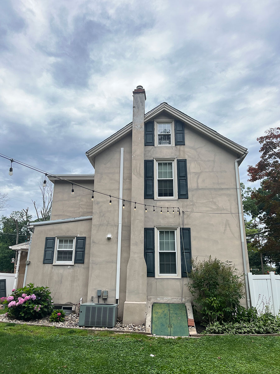 stucco exterior painting (side) before