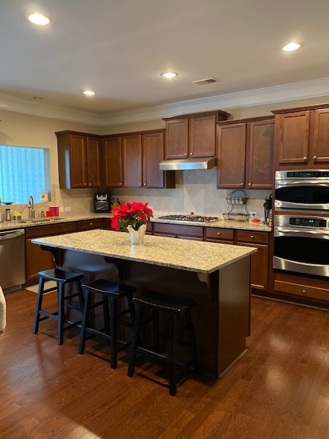 Kitchen Cabinet Update with Island Before