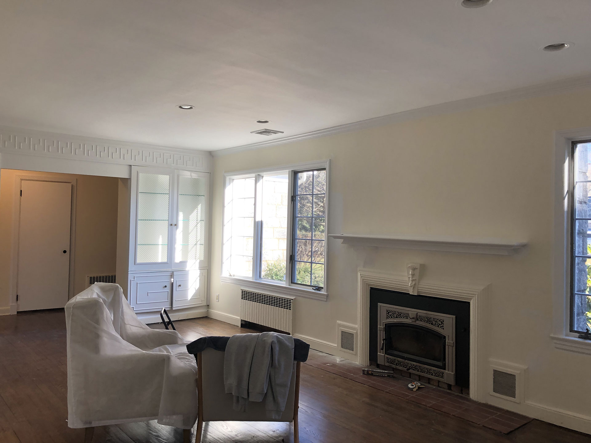 interior fireplace painting (before) in mendham nj