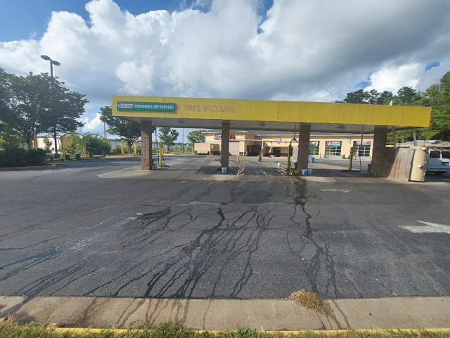 commercial building before being repainted