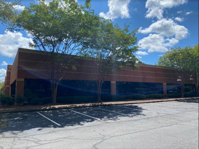 office complex exterior in duluth georgia