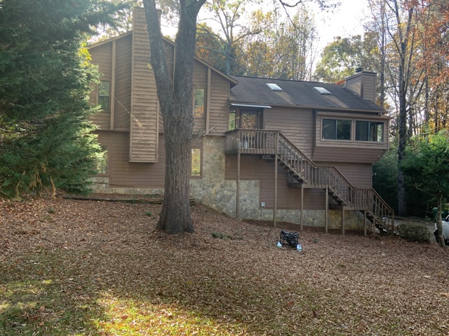 photo of home in duluth before being repainted