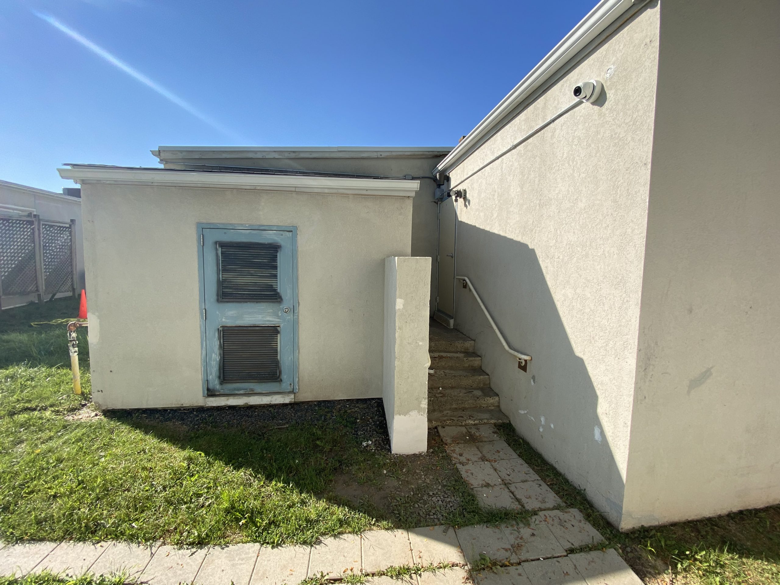 Pyramid Healthcare – Power Washing & Exterior Painting Before