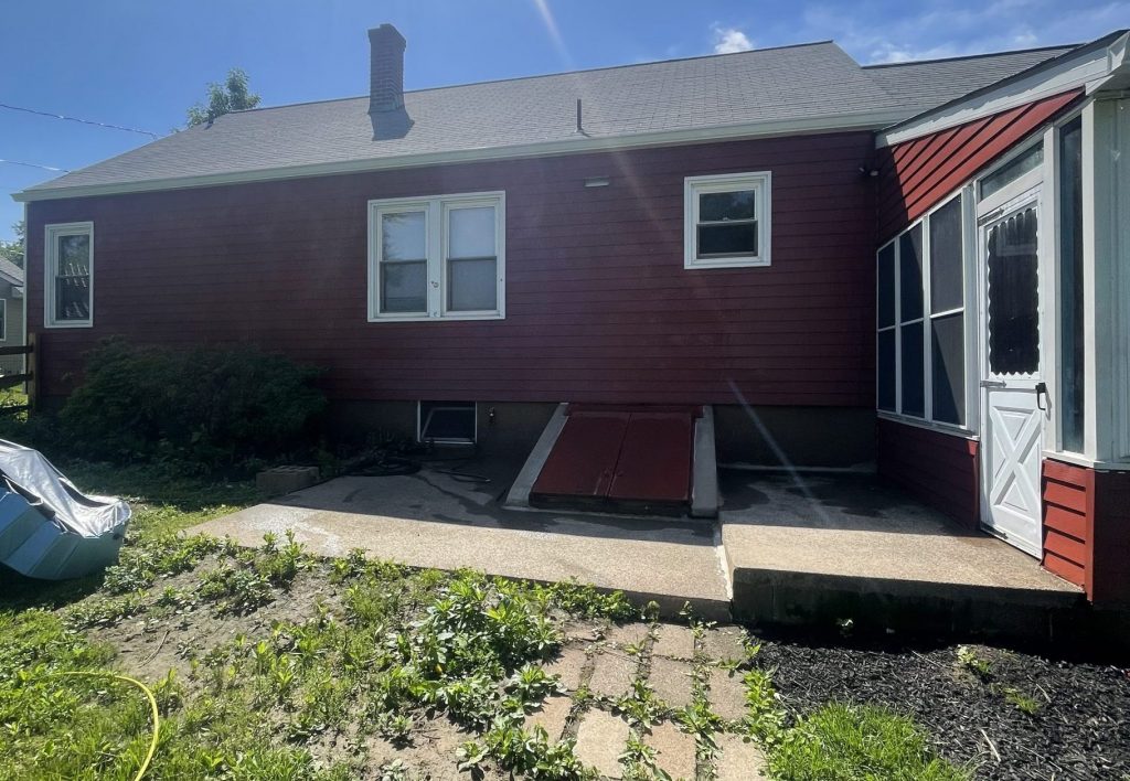 Power Washing & Aluminum Siding Painting Before