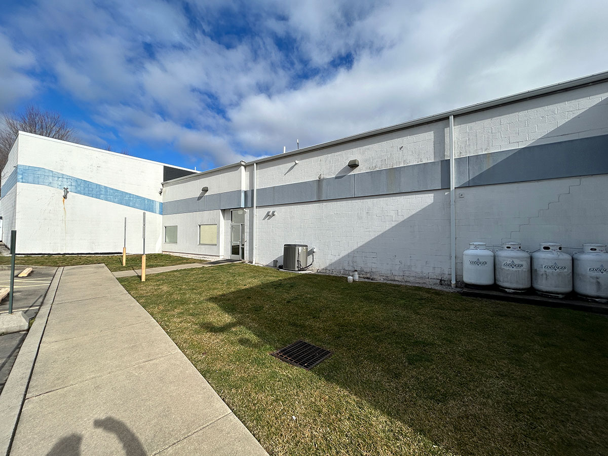 home city ice commercial exterior painting (before)