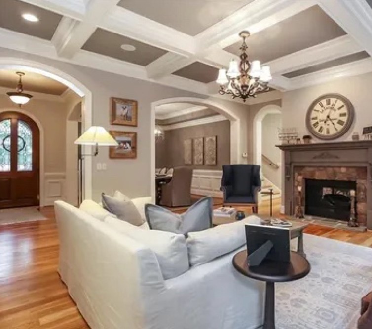 living room before painting