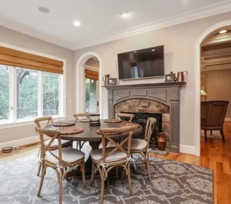 dining room before painting