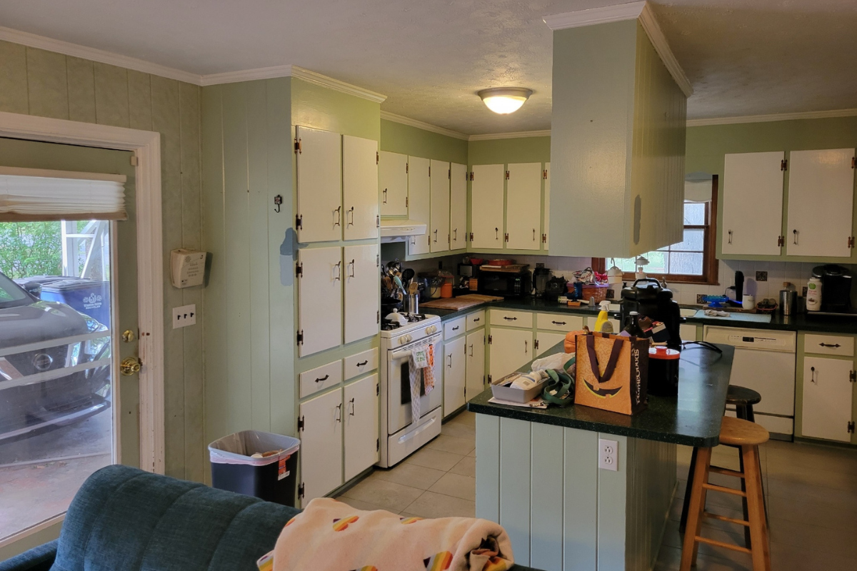 Kitchen Before Painting