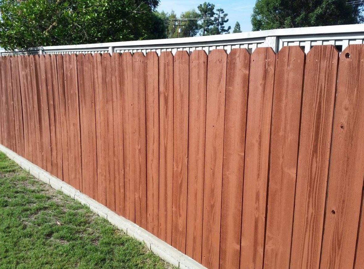 fence staining in yorba linda