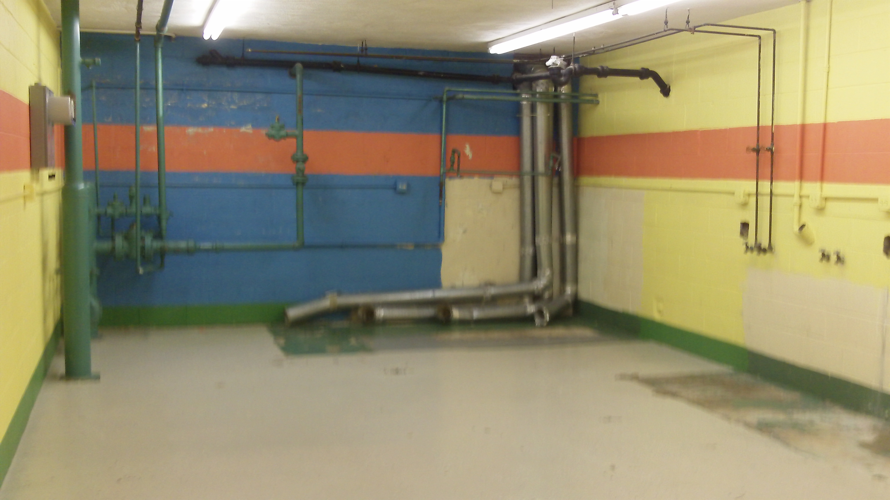 Condo Laundy Room Before