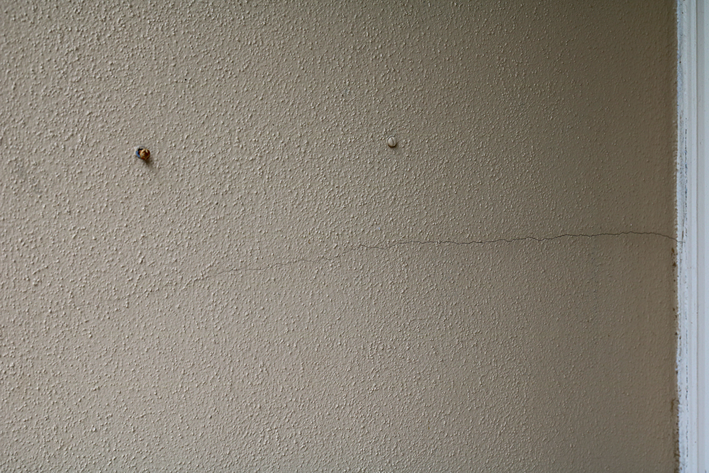 cracked stucco