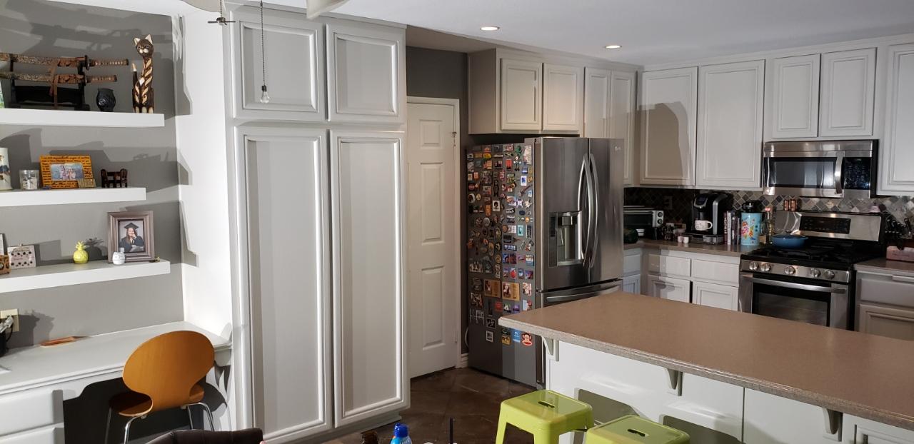 White Kitchen Cabinets