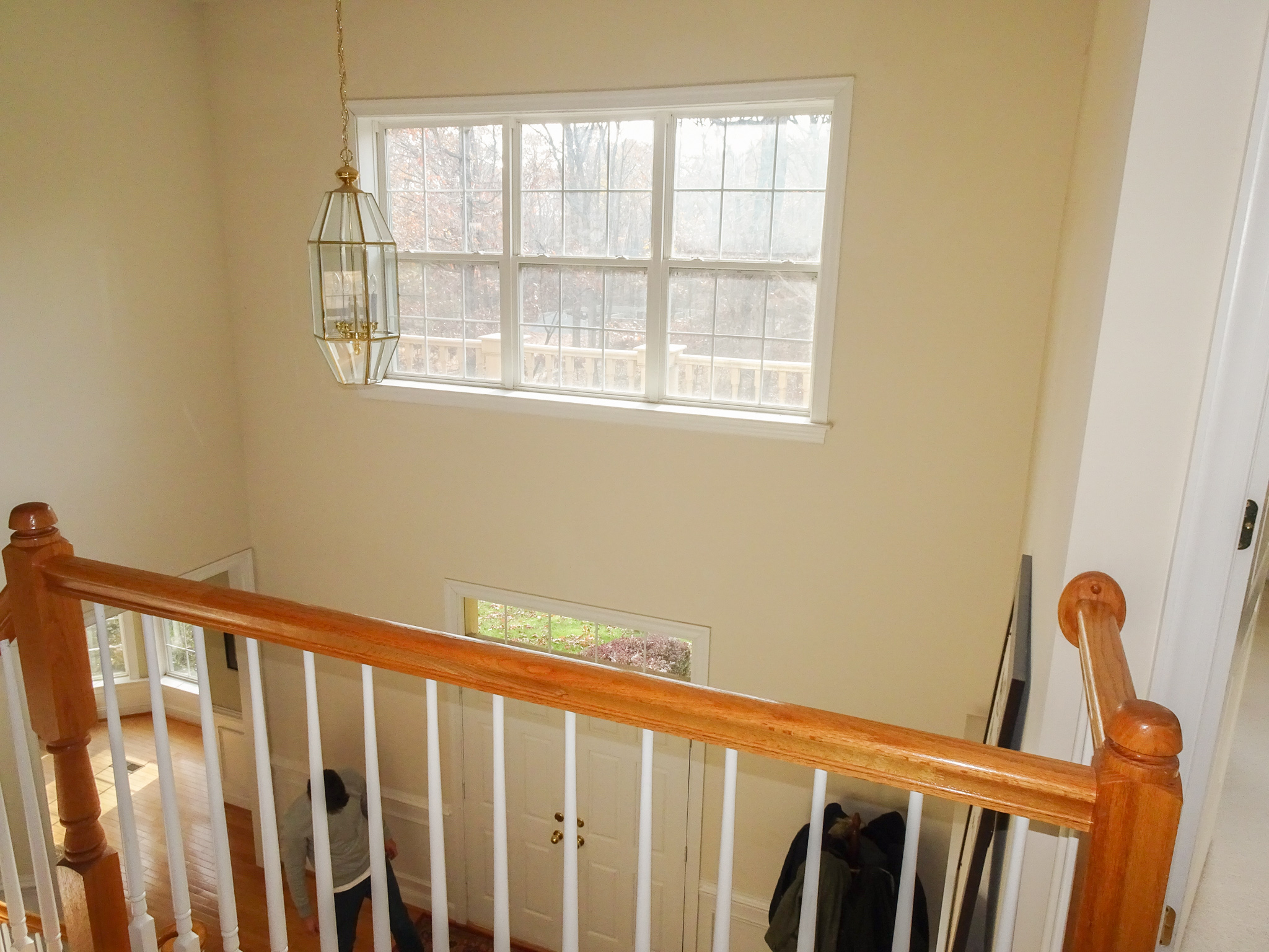 Interior Painting – Entryway Before