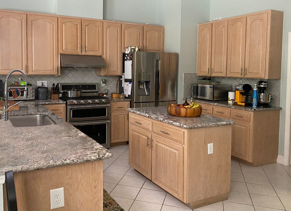 Kitchen Cabinet Revamp Before