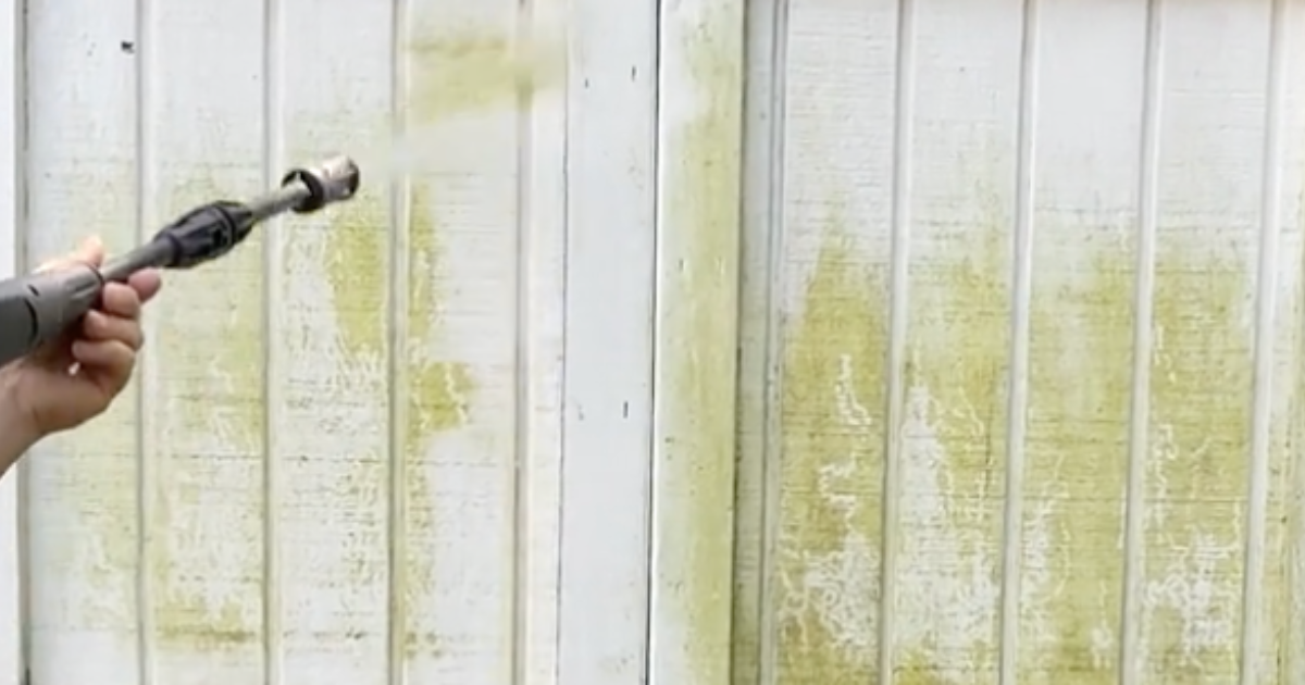 washing mildew off of siding with pressure washing equipment
