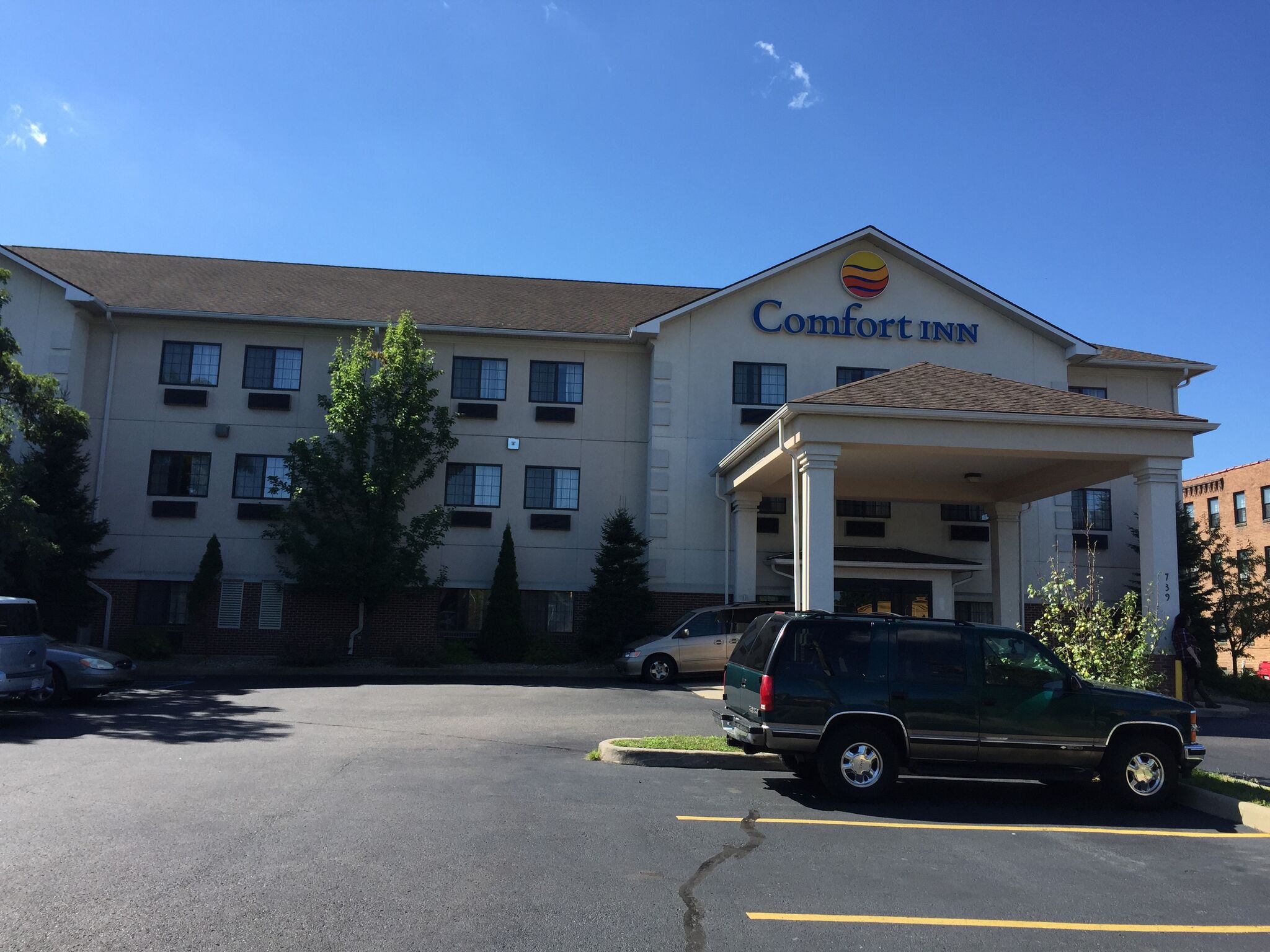 Commercial Exterior Painting (Comfort Inn)
