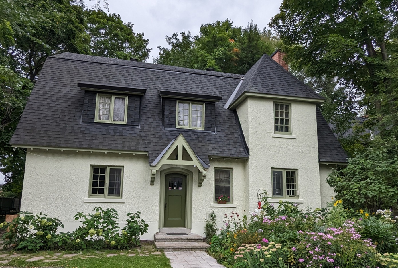 Stucco Exterior in Manor Park, Ottawa After