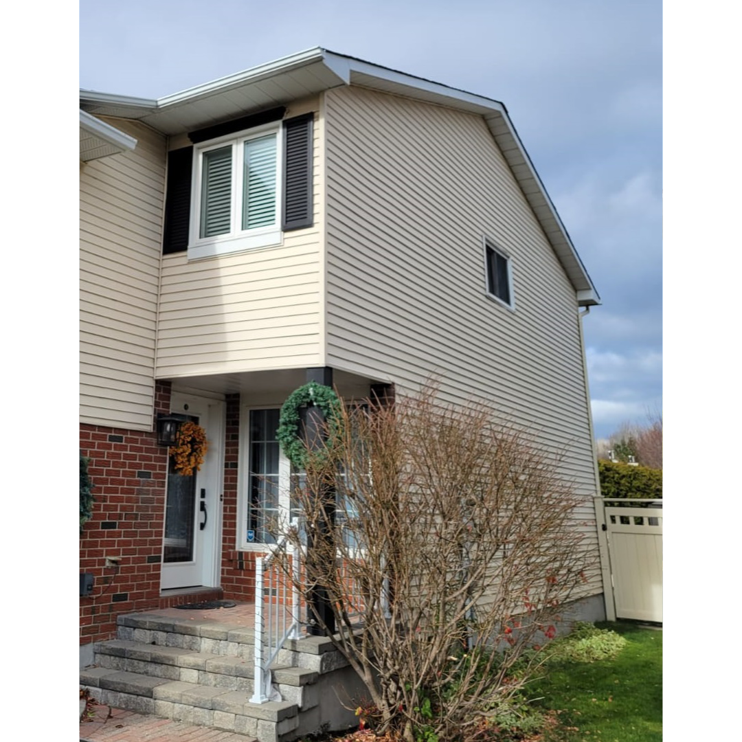 Exterior Vinyl Siding Repaint in Orleans Before