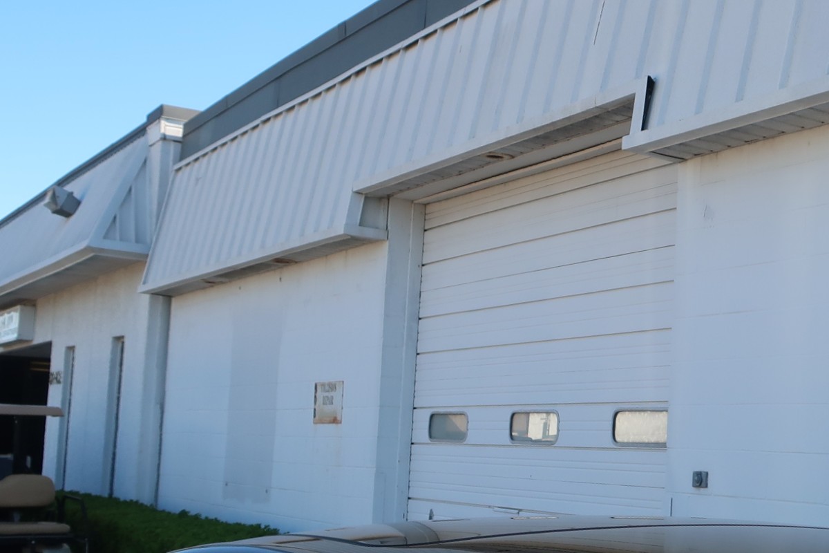 Collision center before renovation