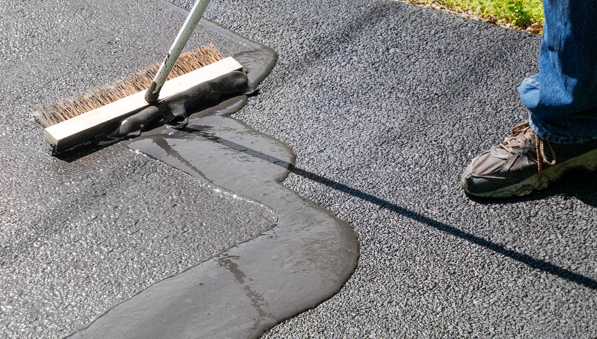 sealing a driveway