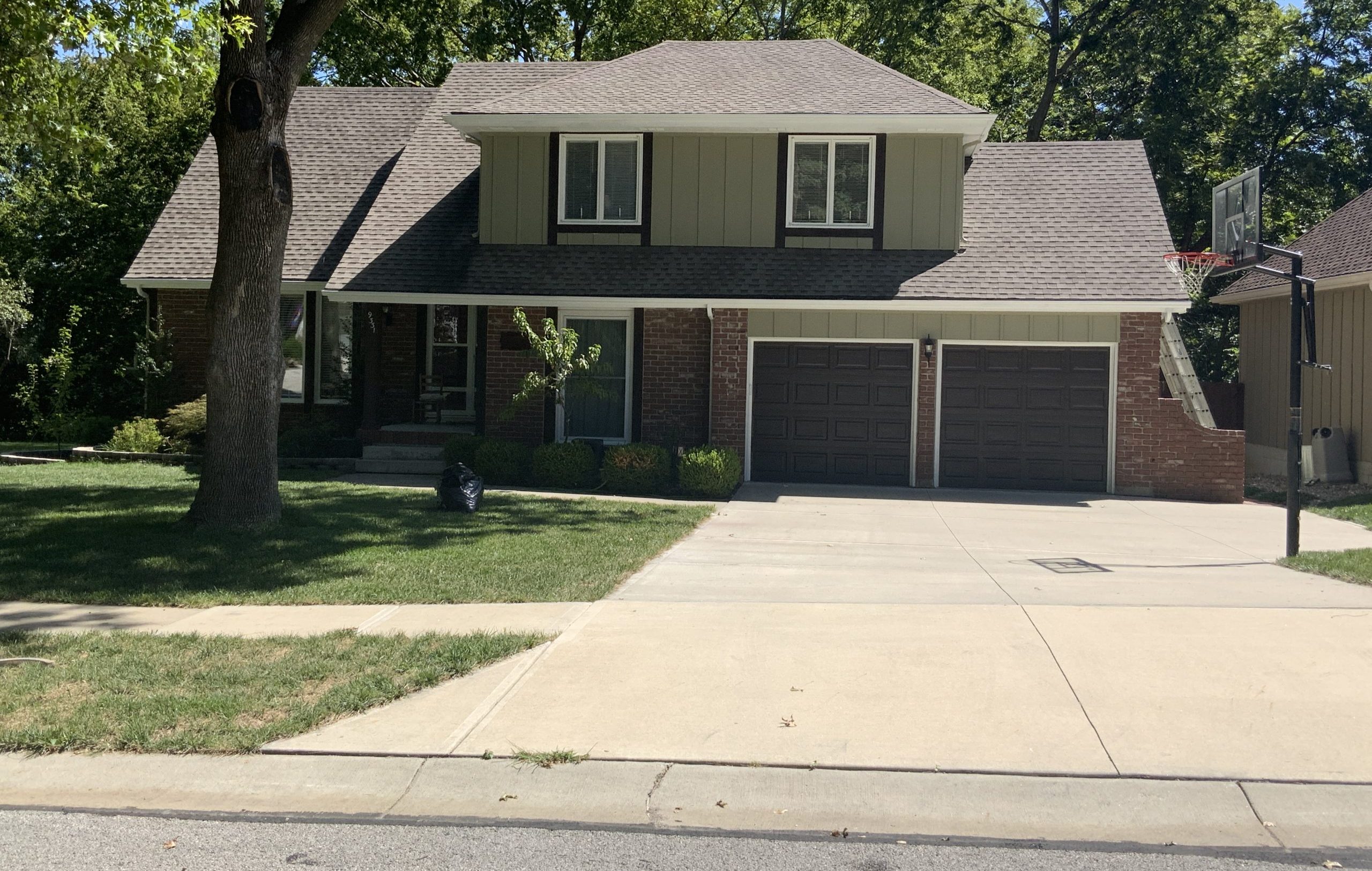 Lenexa, KS – Exterior House Painting After