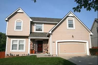 Lenexa, KS – Exterior House Painting Before