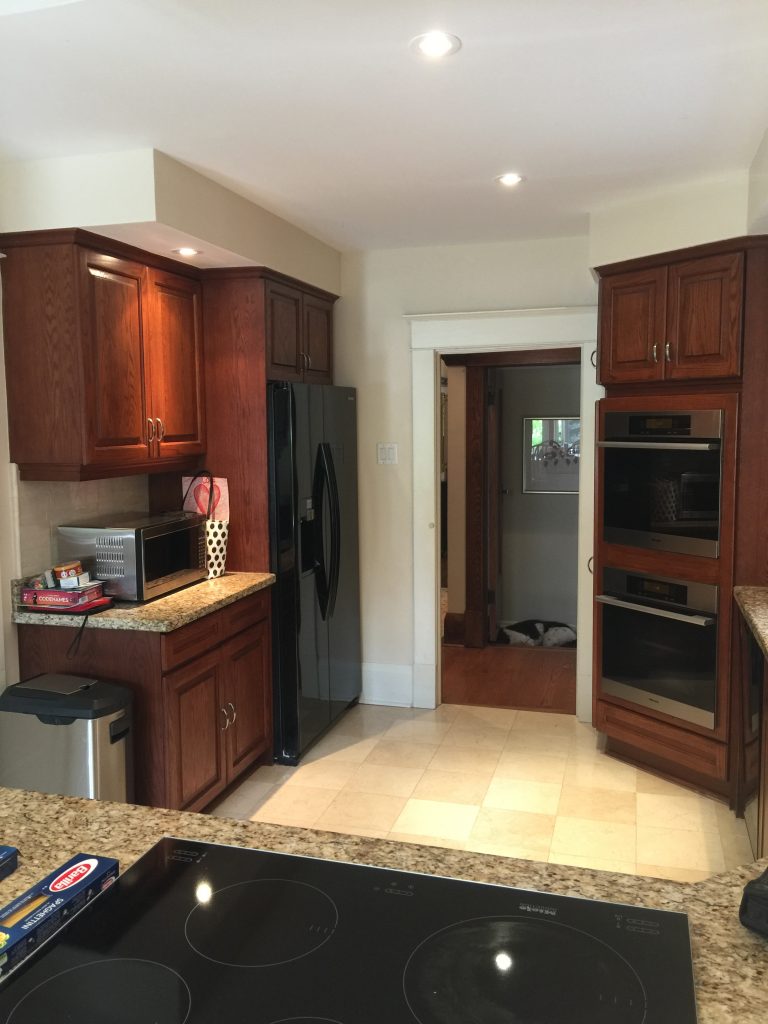kitchen cabinets before