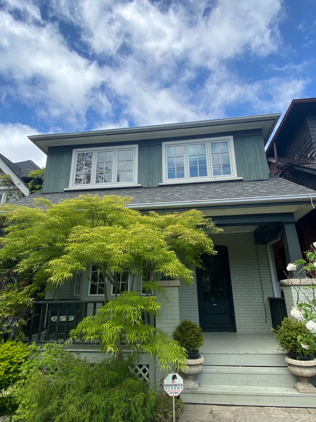 house exterior before repainting