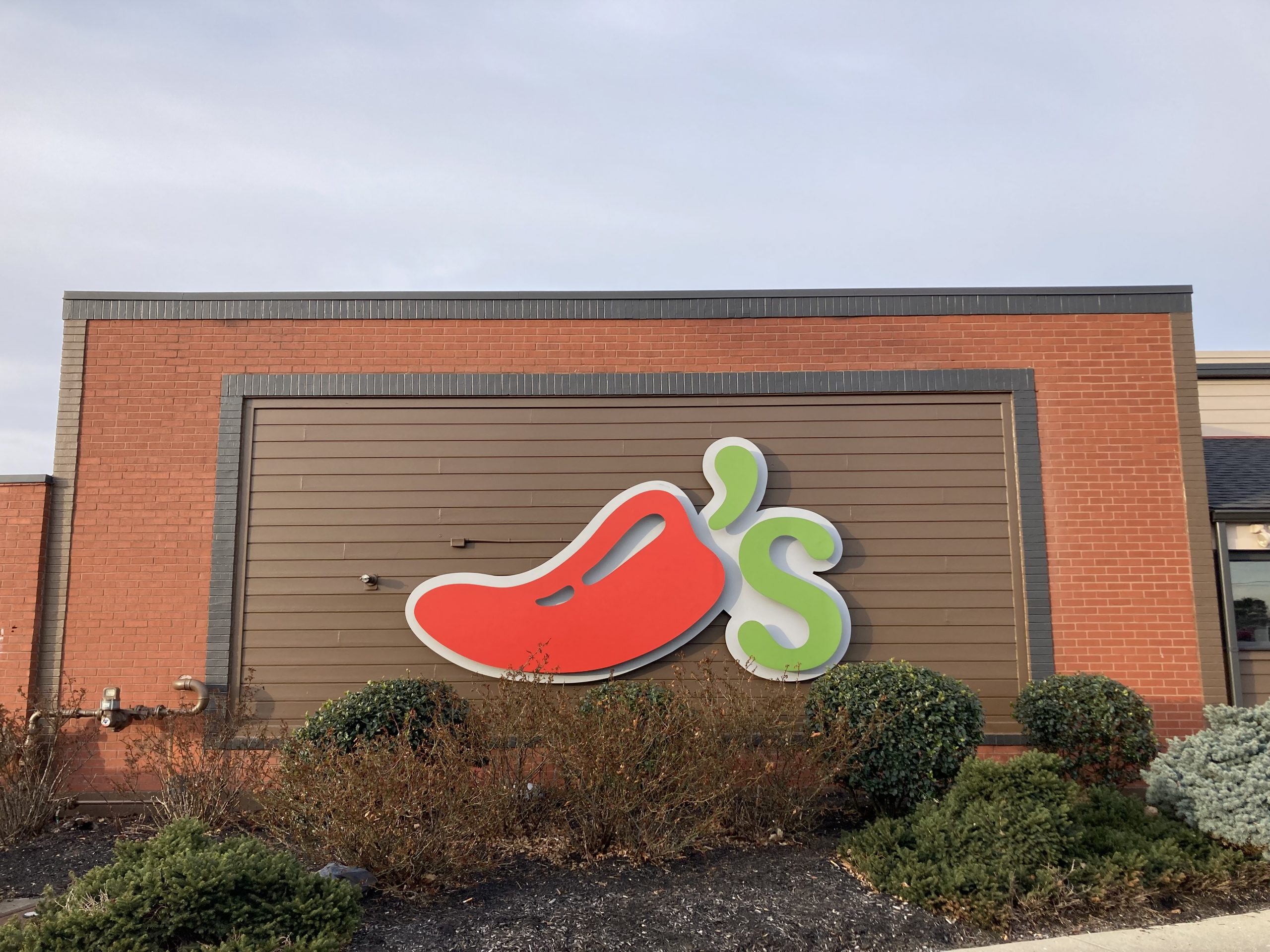 Chilis logo painted
