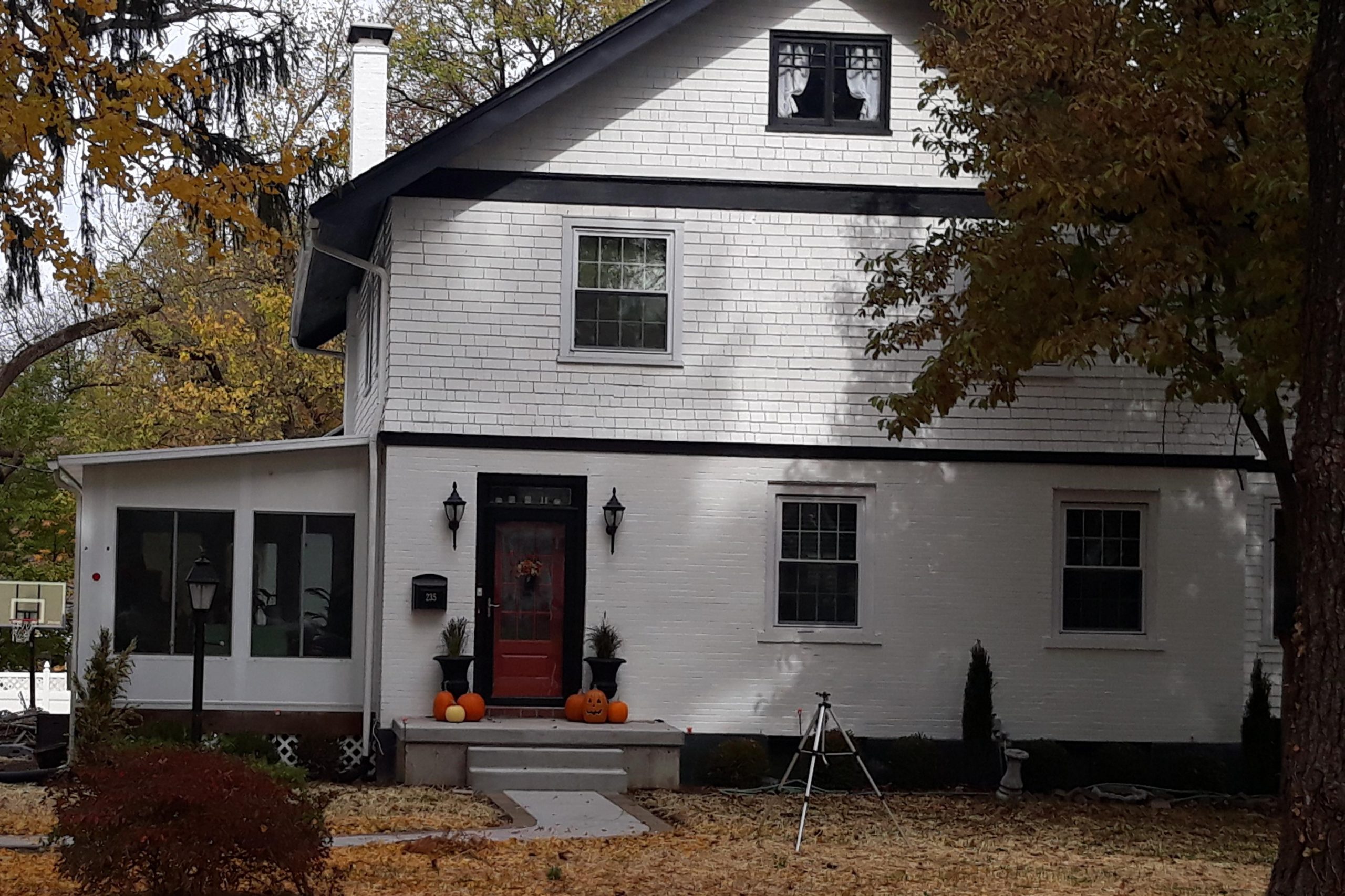  brick home after painting