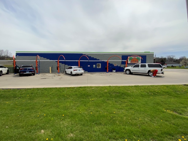photo of repainted car wash in bardstown kentucky
