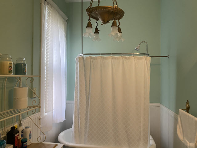 repainted bathroom walls in the highlands