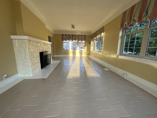 photo of living room before being repainted