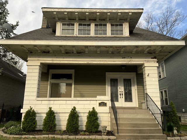 photo of home in the highlands to be repainted