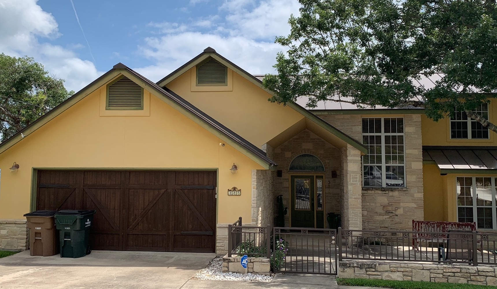 Stucco Painting and Repair Services Before