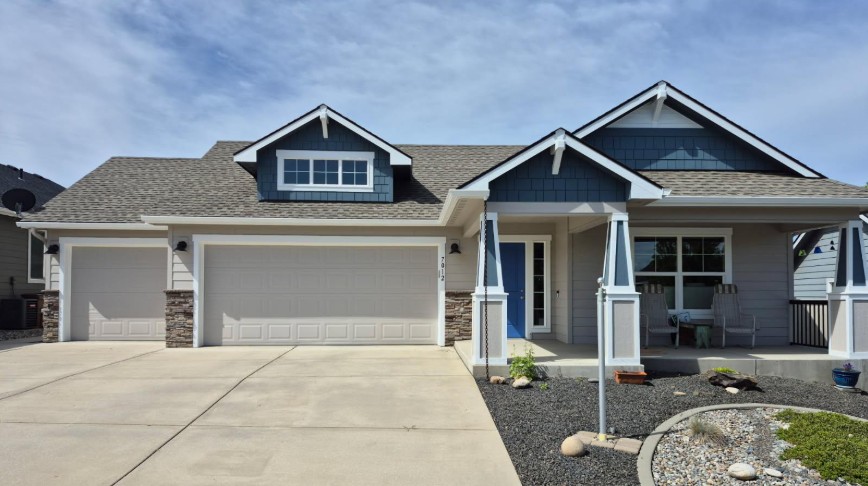Exterior painting before in Spokane