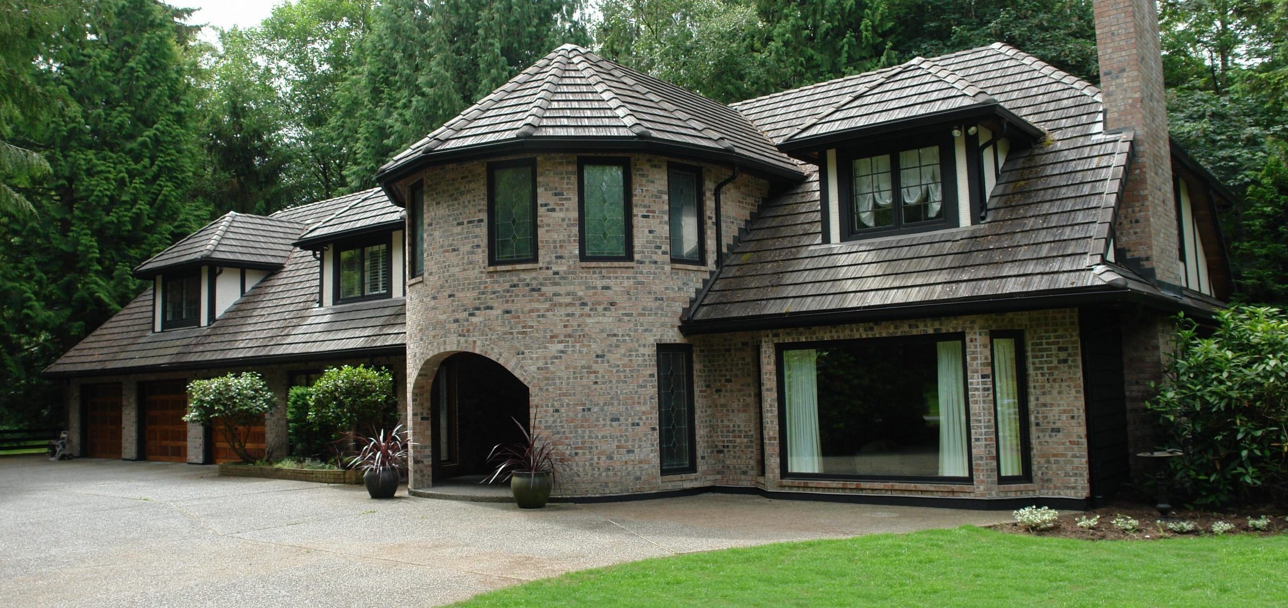 Trim Painted On stone house